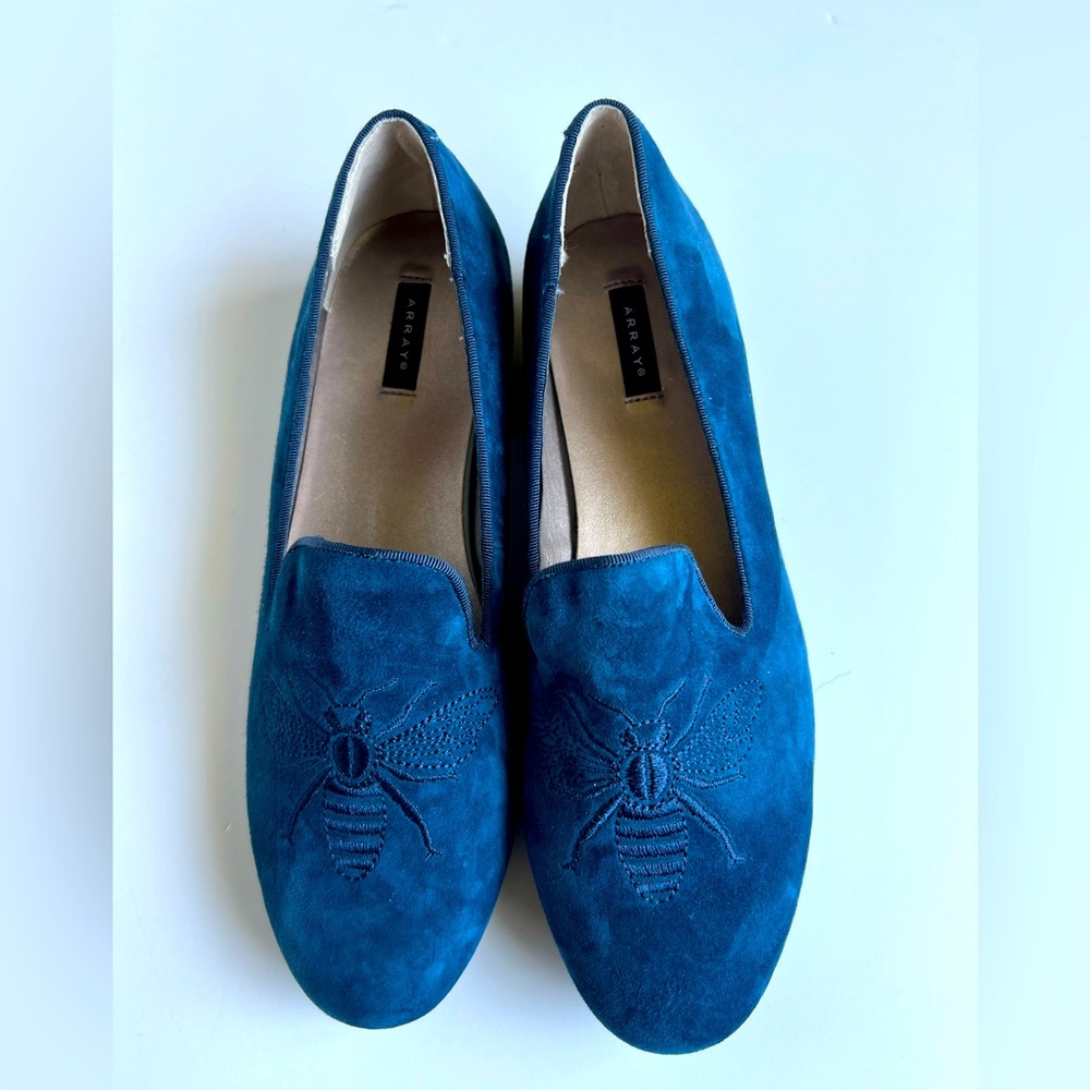 Array Queen Bee Navy Suede Embroidered Smoking Lo… - image 2